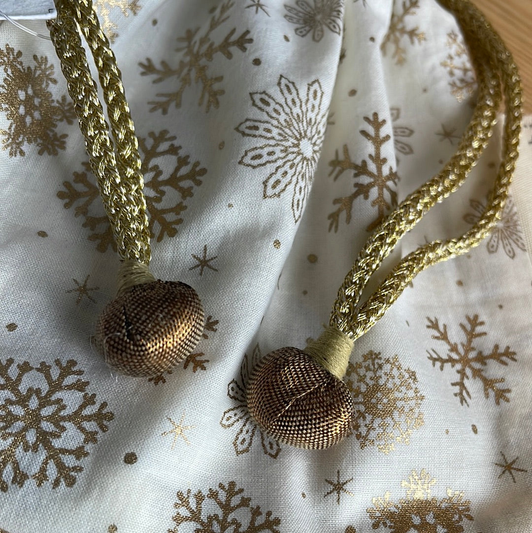 Reusable Fabric Gift Bags Double Drawstring- Snowflakes