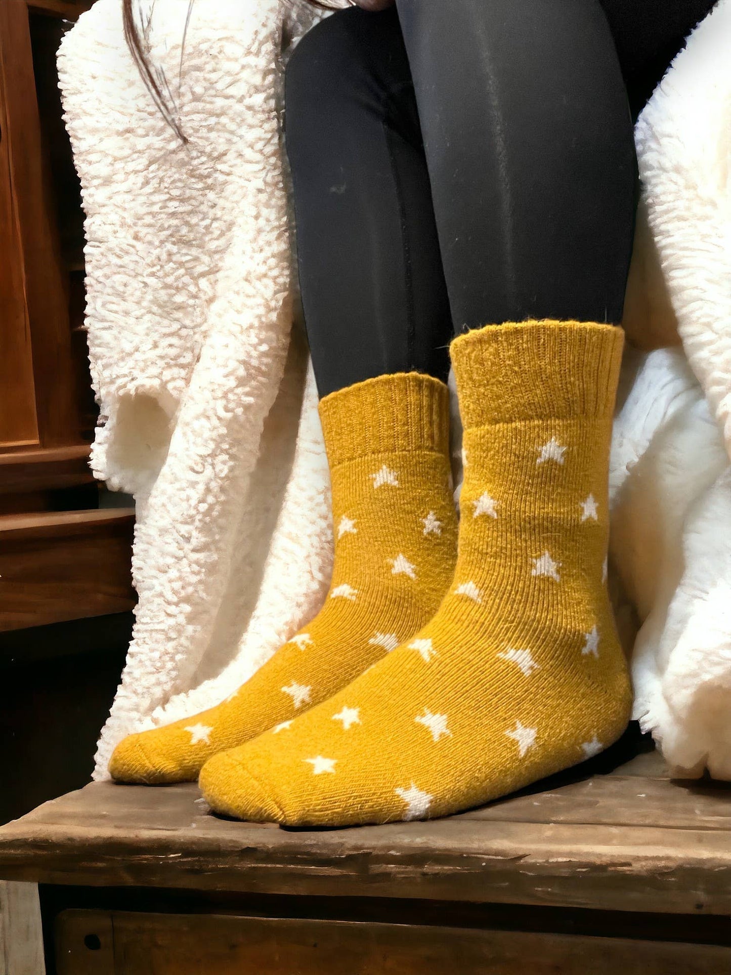 Stylish Stars Ribbed Gold Socks SL139