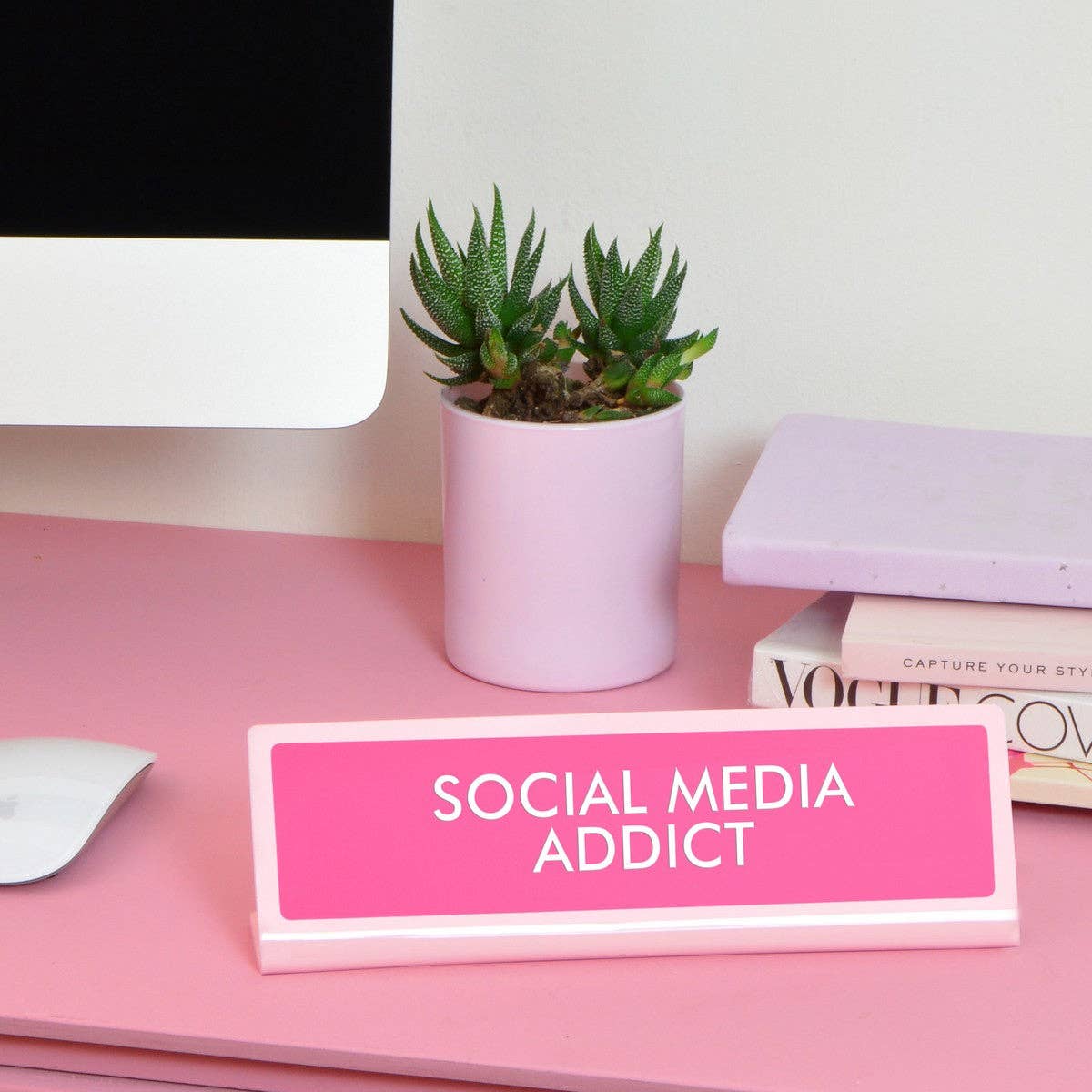 Social Media Addict Desk Plate Sign: Medium